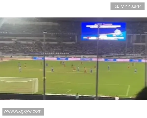 球星驾到绿茵场展风采 聚焦足球之巅的荣耀与梦想